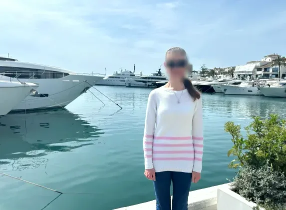 Amira, 36