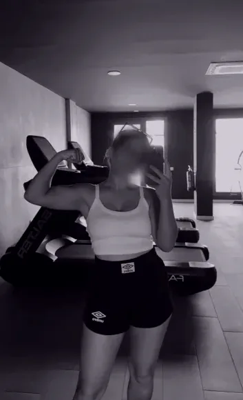 Emily, 25