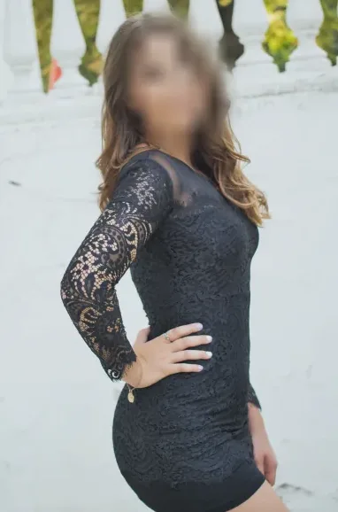 Fatma, 28