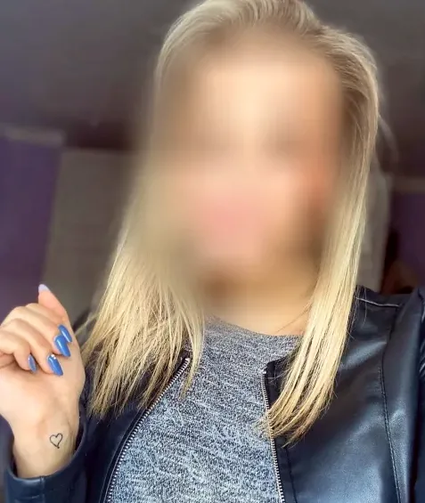 Fiona, 21