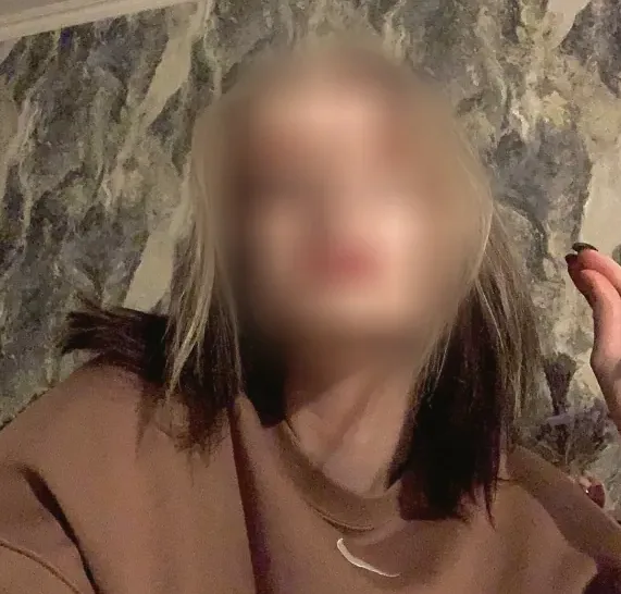 Katrin, 19