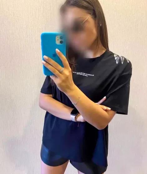 Nadja, 27