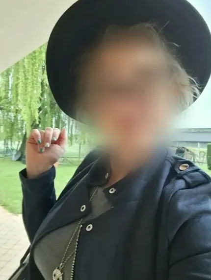 Pia, 33