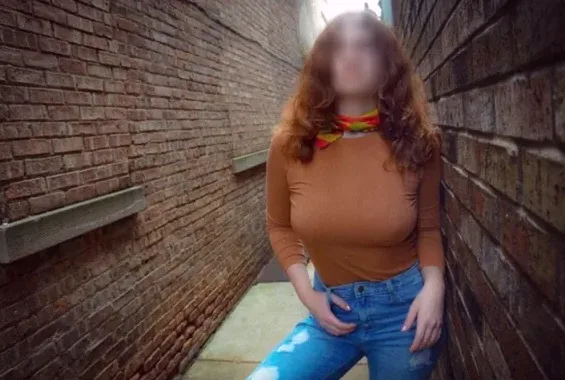 Rebecca, 32